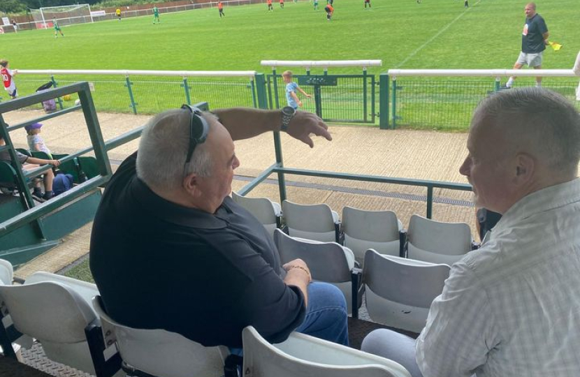 Richard talking to Waders' Chairman Maurice Donnington