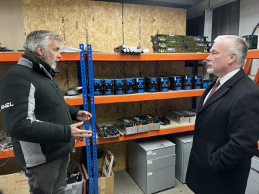 Richard speaking to Ralph Hosier of Ralph Hosier Engineering in Little Staughton as part of Small Business Saturday