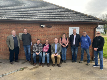 Richard and attendees at the farmers' forum