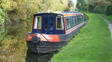 narrowboat image